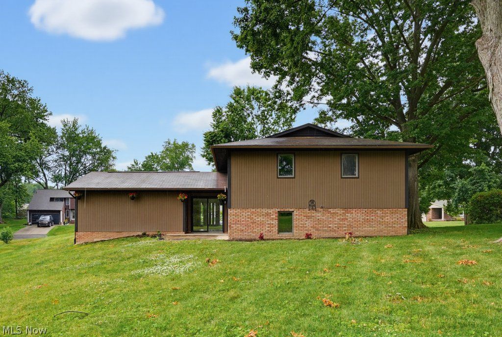 5460 Echodell Avenue NW North Canton OH 44720