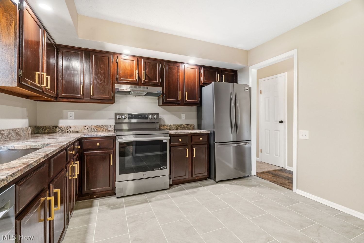 5460 Echodell Avenue NW North Canton OH 44720