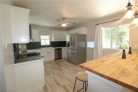 6382 Kungle Road Clinton OH 44216