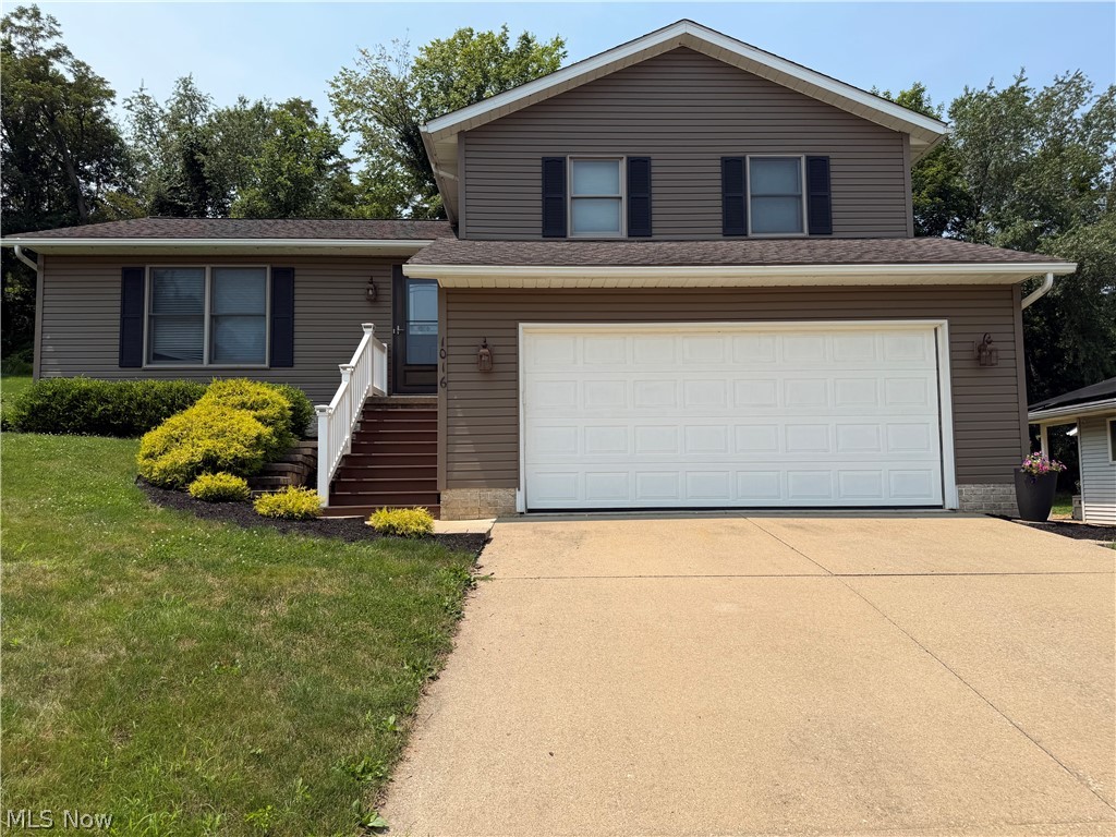 1016 Thomas Drive SW New Philadelphia OH 44663