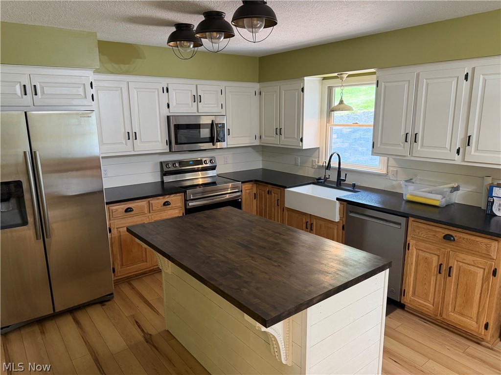 1016 Thomas Drive SW New Philadelphia OH 44663