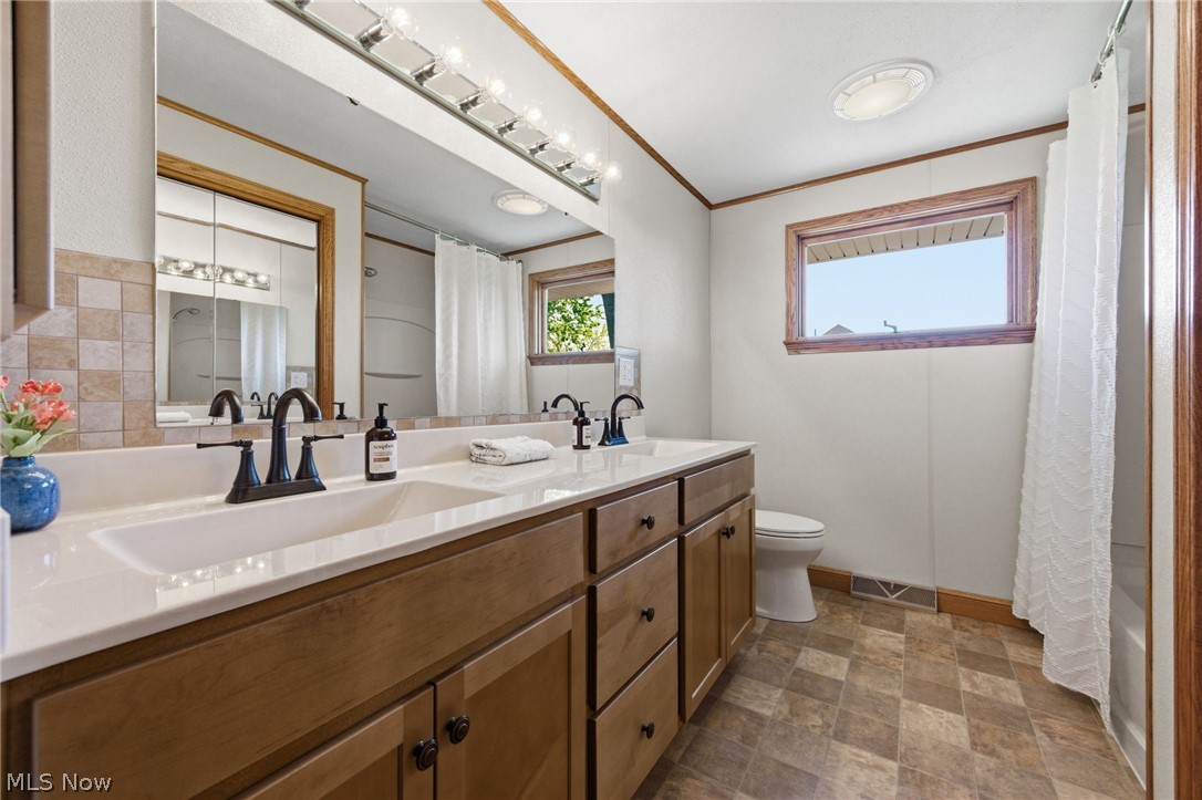 4561 Newbury Drive Vermilion OH 44089