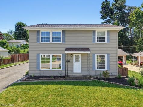 2245 Richmond Road Cuyahoga Falls OH 44221