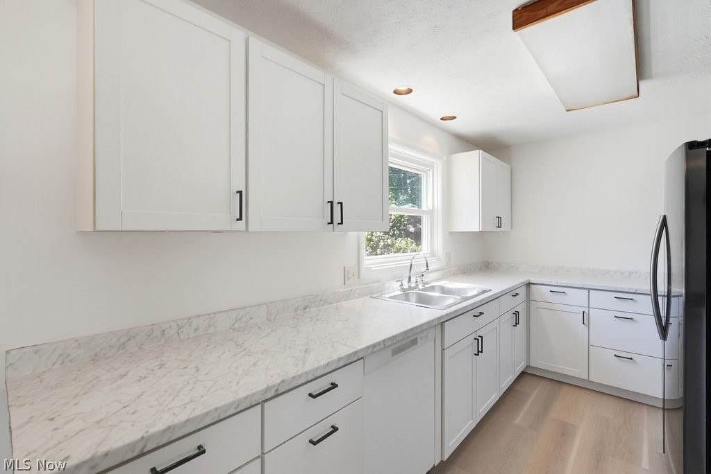 2245 Richmond Road Cuyahoga Falls OH 44221