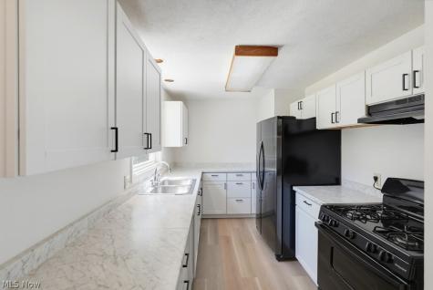 2245 Richmond Road Cuyahoga Falls OH 44221