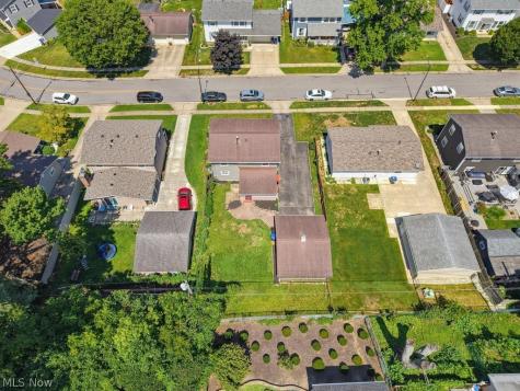 2245 Richmond Road Cuyahoga Falls OH 44221