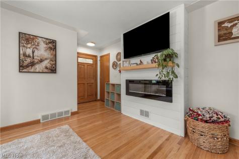 3209 Tressa Avenue Lorain OH 44052