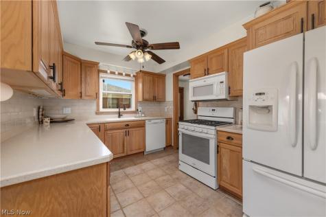 3209 Tressa Avenue Lorain OH 44052