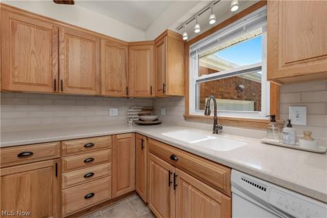 3209 Tressa Avenue Lorain OH 44052