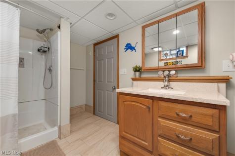 3209 Tressa Avenue Lorain OH 44052