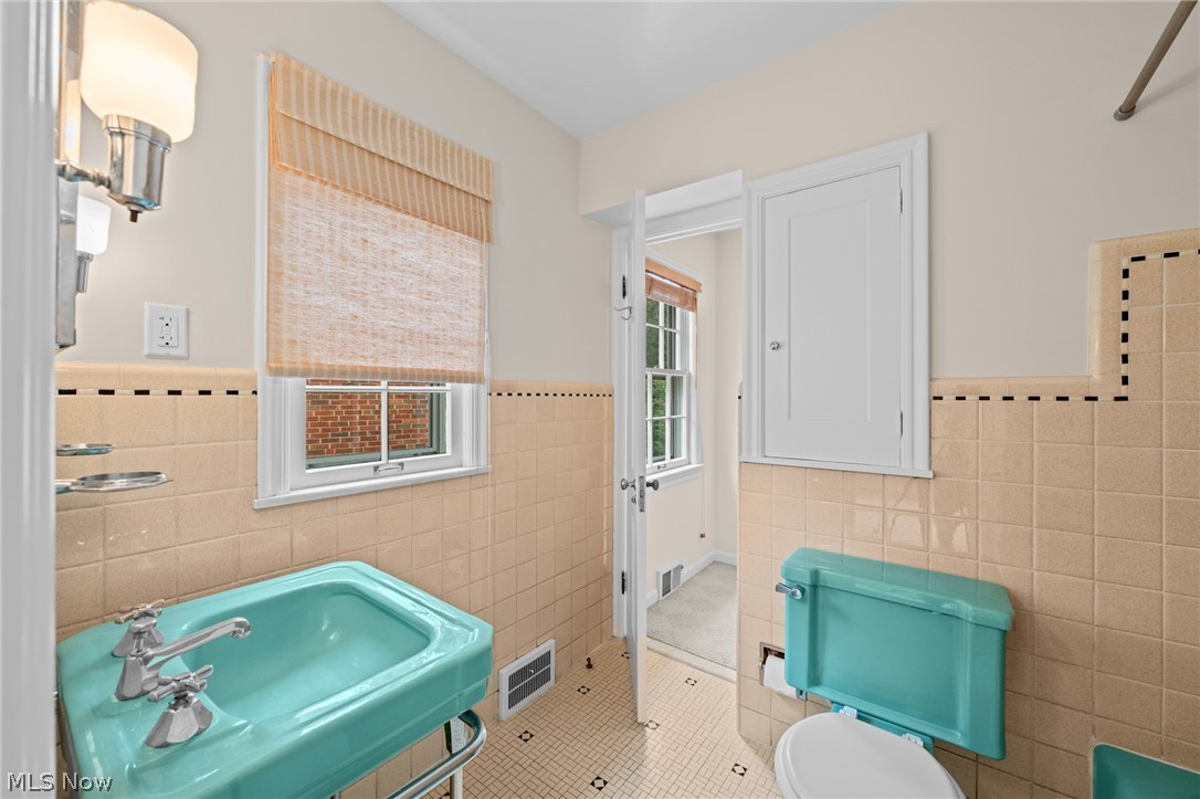 3727 Meadowbrook Boulevard University Heights OH 44118
