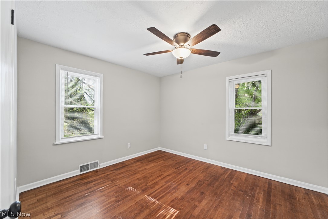 3292 Helmsdale Drive Akron OH 44312