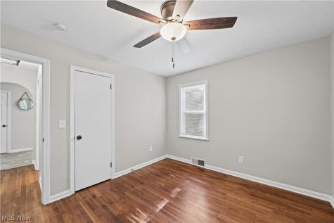 3292 Helmsdale Drive Akron OH 44312