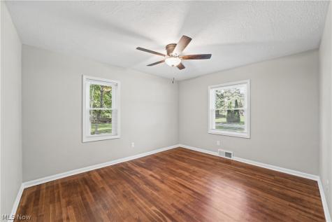 3292 Helmsdale Drive Akron OH 44312