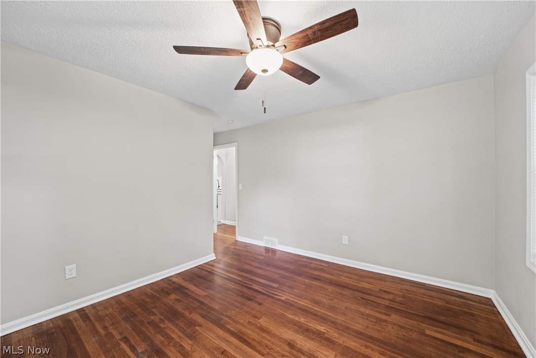 3292 Helmsdale Drive Akron OH 44312