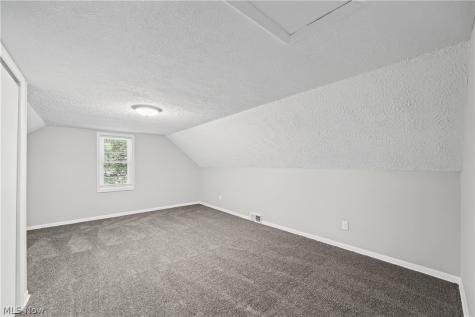 3292 Helmsdale Drive Akron OH 44312