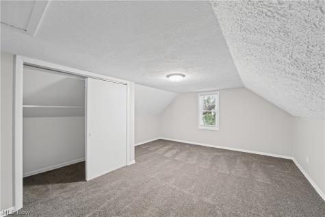 3292 Helmsdale Drive Akron OH 44312
