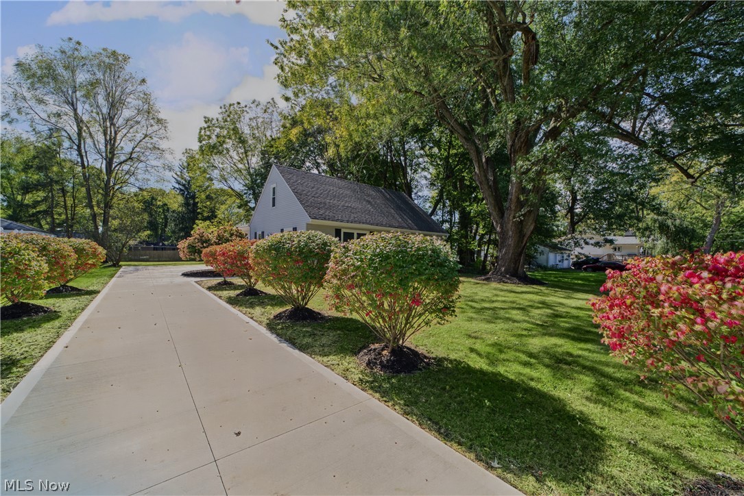 3292 Helmsdale Drive Akron OH 44312