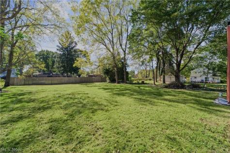 3292 Helmsdale Drive Akron OH 44312