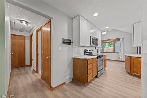 4690 W 11th Street Cleveland OH 44109