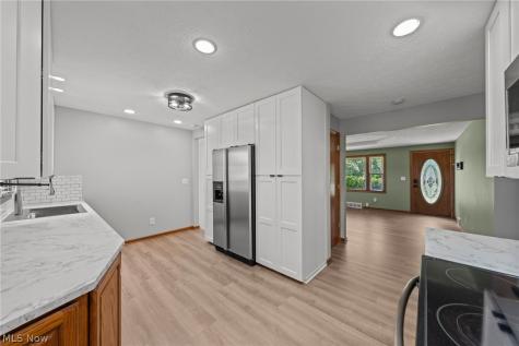 4690 W 11th Street Cleveland OH 44109