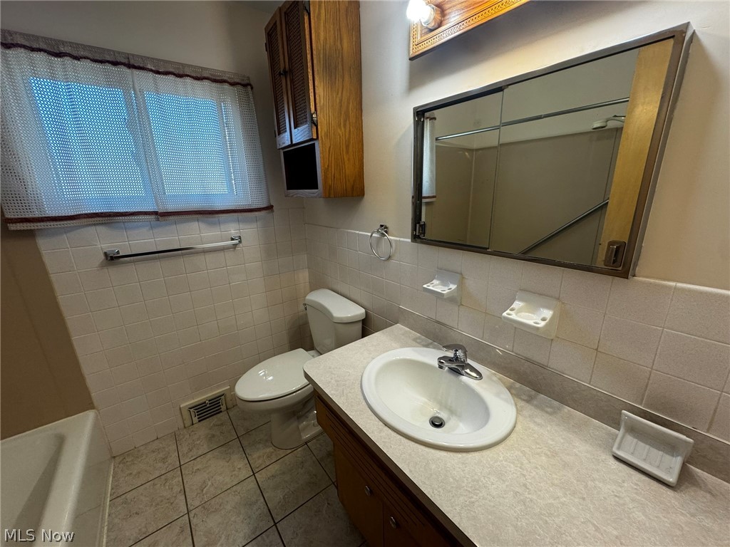 1708 Roselawn Road Mayfield Heights OH 44124