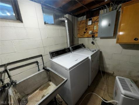 1708 Roselawn Road Mayfield Heights OH 44124
