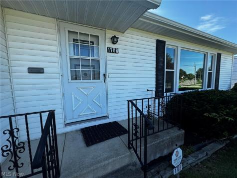 1708 Roselawn Road Mayfield Heights OH 44124