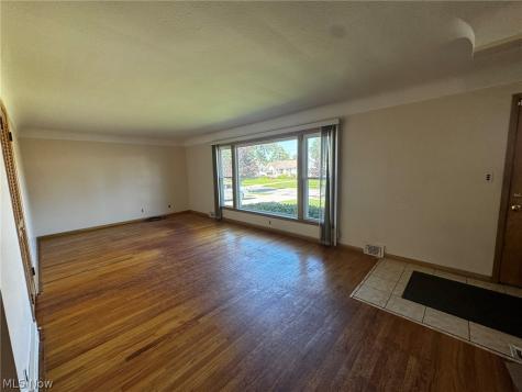 1708 Roselawn Road Mayfield Heights OH 44124