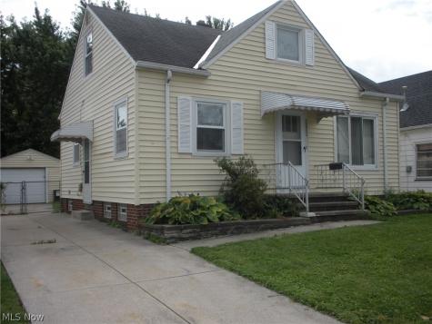 12503 Carrington Avenue Cleveland OH 44135