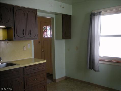 12503 Carrington Avenue Cleveland OH 44135