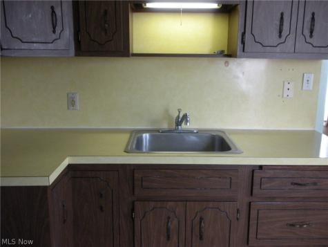 12503 Carrington Avenue Cleveland OH 44135