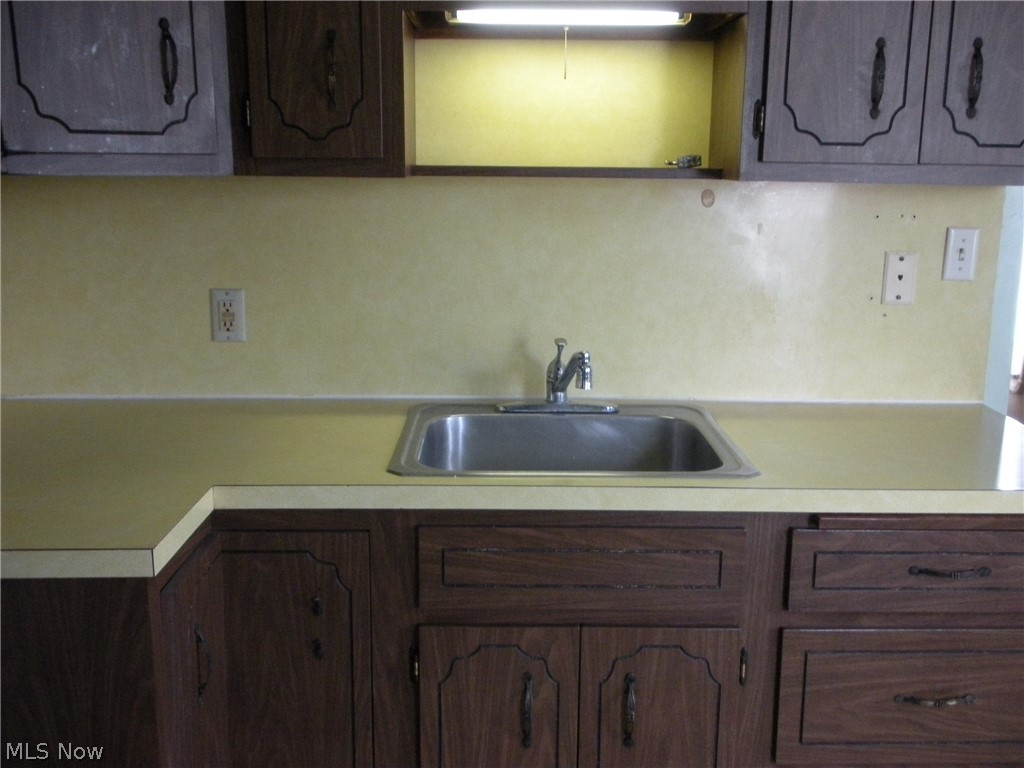 12503 Carrington Avenue Cleveland OH 44135