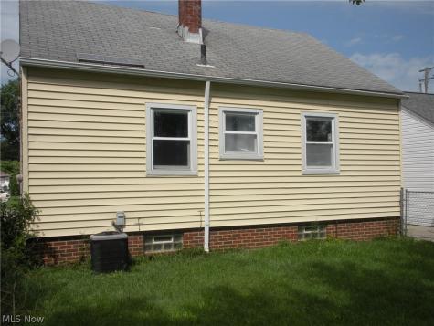 12503 Carrington Avenue Cleveland OH 44135