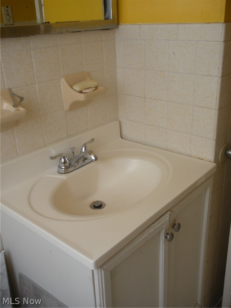 12503 Carrington Avenue Cleveland OH 44135