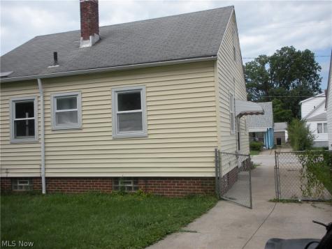 12503 Carrington Avenue Cleveland OH 44135