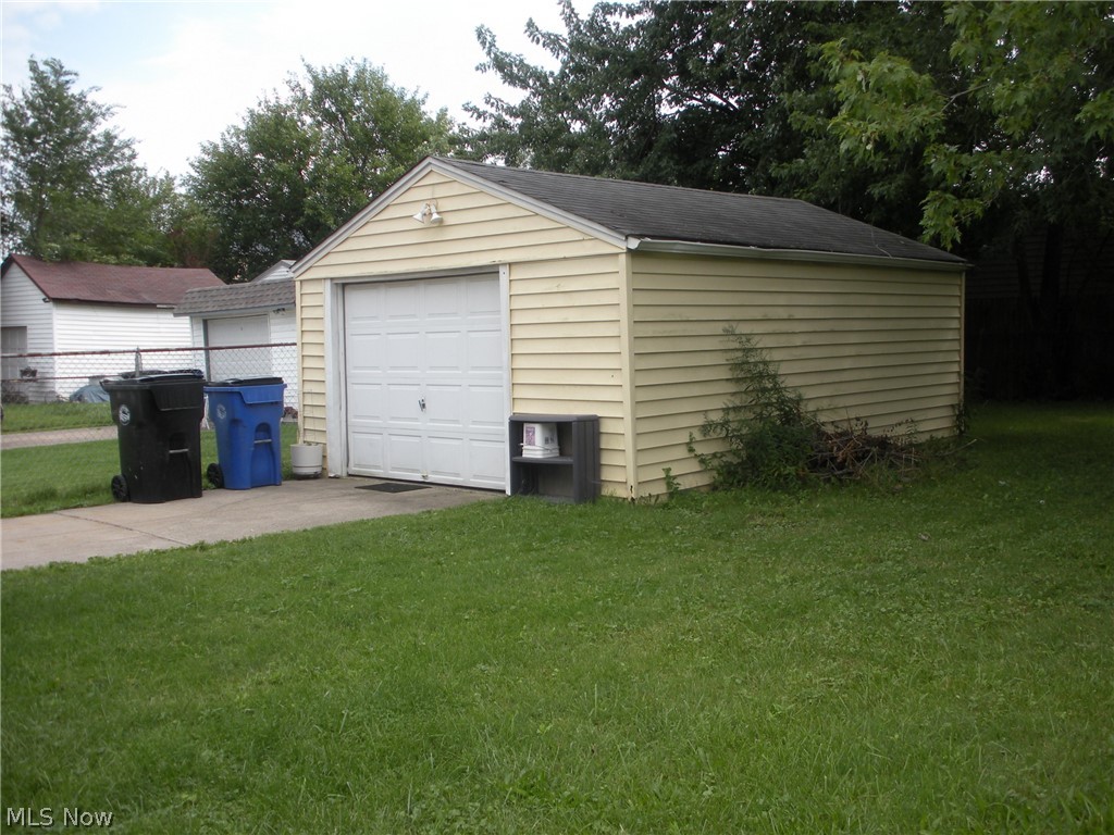 12503 Carrington Avenue Cleveland OH 44135