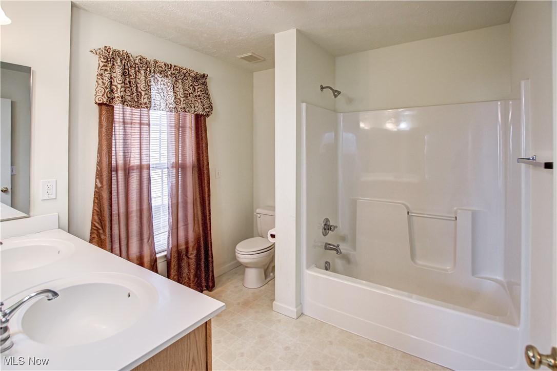6308 Richmond Road Oakwood Village OH 44146