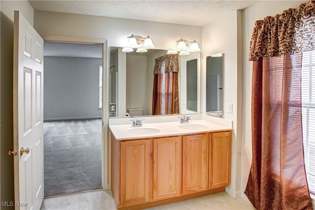 6308 Richmond Road Oakwood Village OH 44146