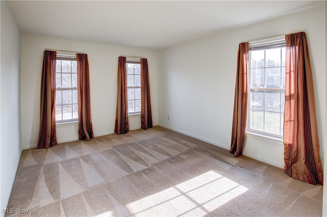 6308 Richmond Road Oakwood Village OH 44146