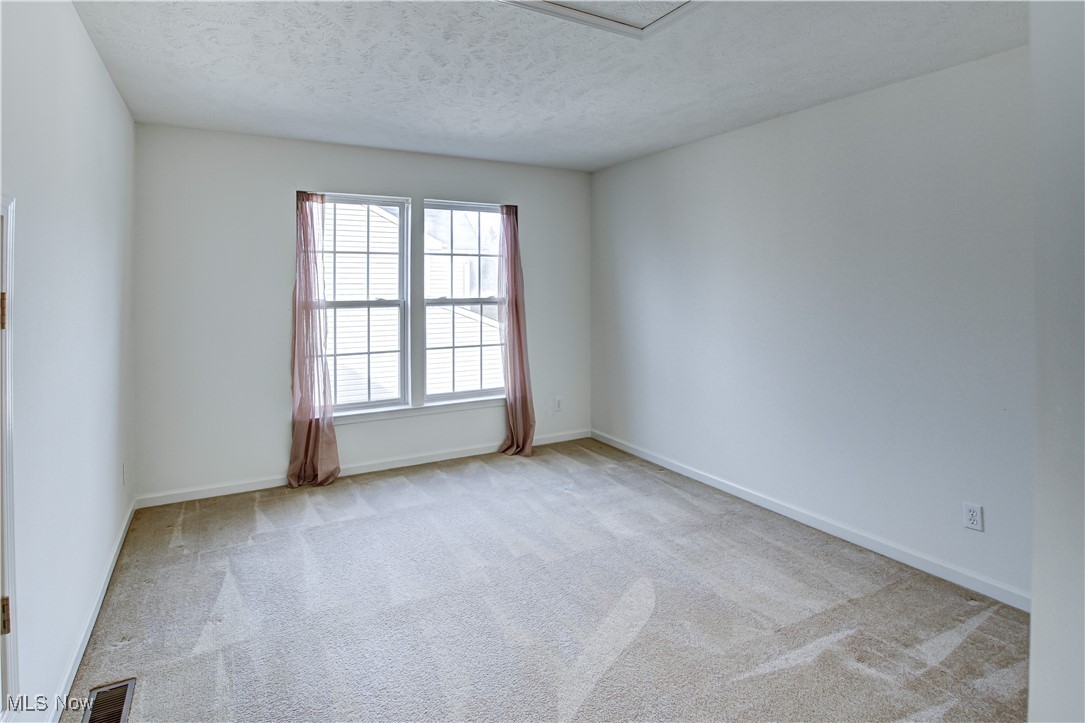 6308 Richmond Road Oakwood Village OH 44146