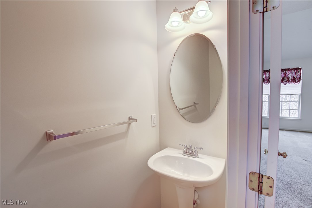 6308 Richmond Road Oakwood Village OH 44146