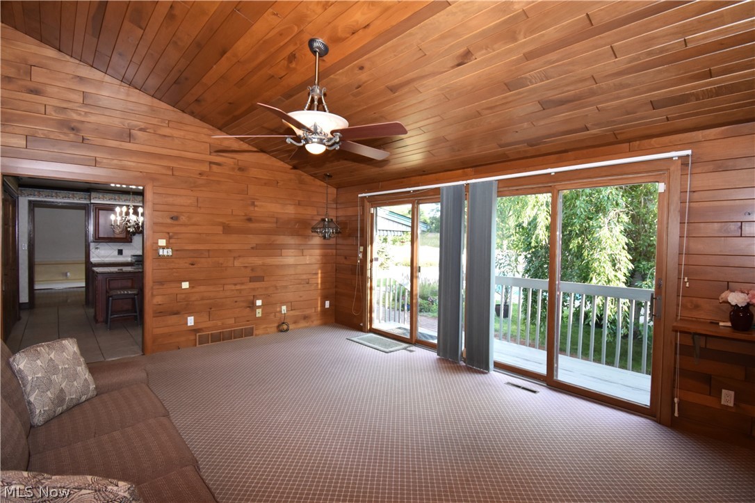 7134 Pine Grove Drive Hubbard OH 44425