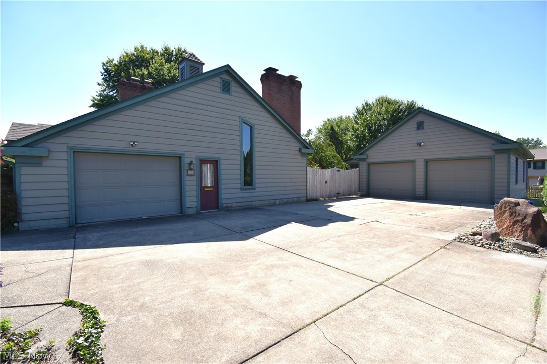 7134 Pine Grove Drive Hubbard OH 44425