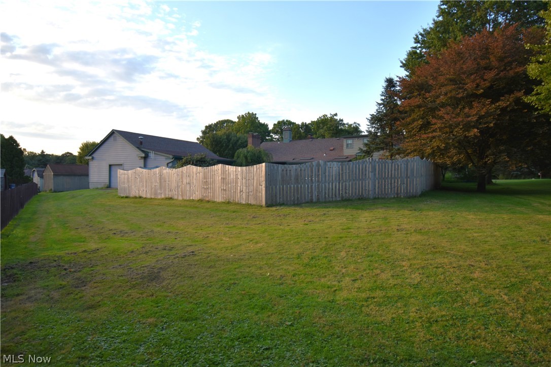 7134 Pine Grove Drive Hubbard OH 44425