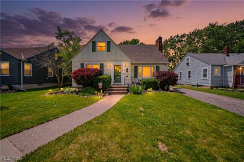 172 Brandtson Avenue Elyria OH 44035