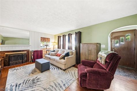 172 Brandtson Avenue Elyria OH 44035
