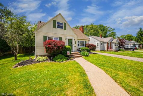 172 Brandtson Avenue Elyria OH 44035