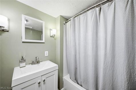 172 Brandtson Avenue Elyria OH 44035