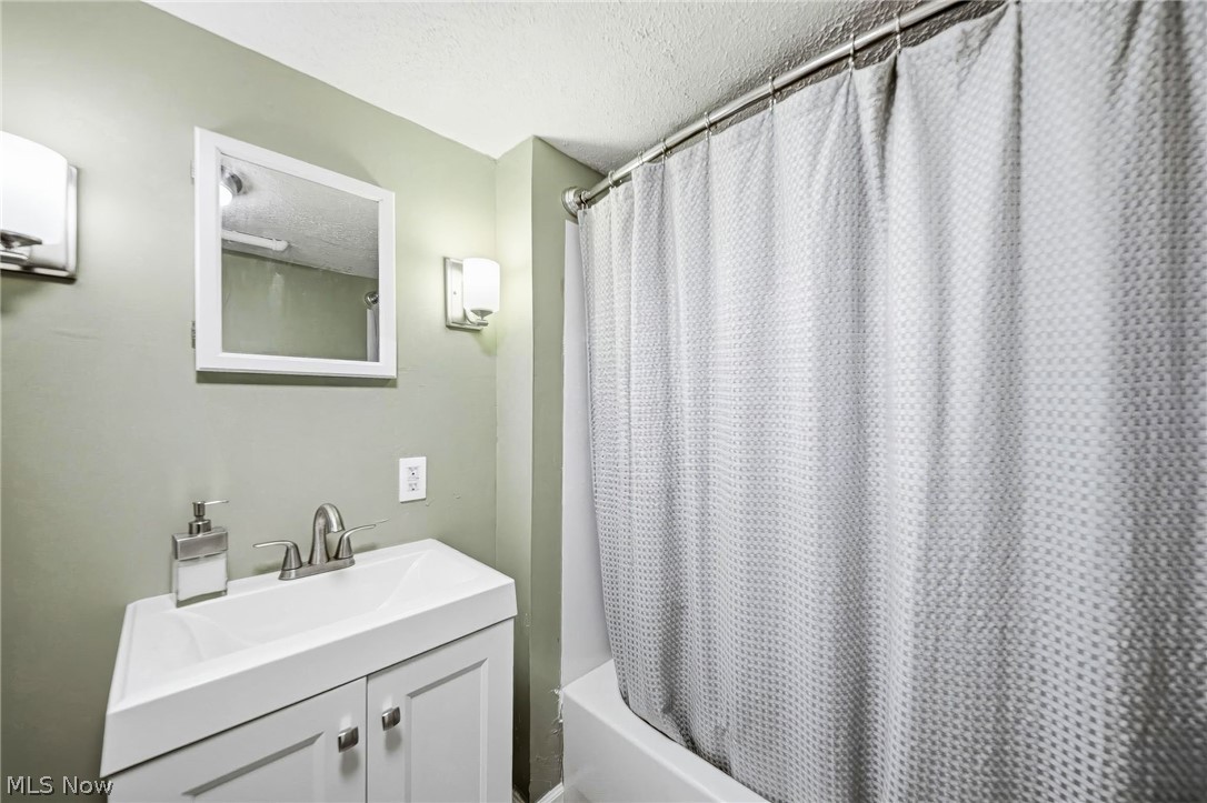 172 Brandtson Avenue Elyria OH 44035
